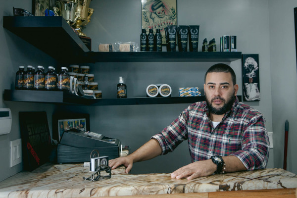 2014-10-16 Jersey City NJ. Street Fame Barber Shop. Photo: Greg Pallante