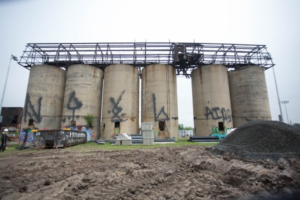 2015-6-10 Jersey City NJ. Chicpea aka Lynn Hazan visits the future site of Berry Lane Park. Photo: Greg Pallante