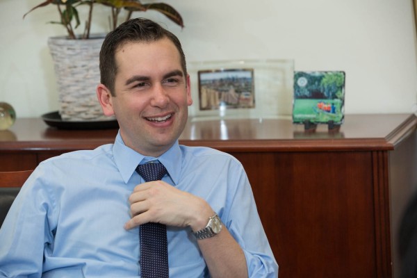 2015-4-16 Jersey City NJ. Lynn Hazan interviews Mayor Steve Fullop for Chicpeajc.com. Photo: Greg Pallante