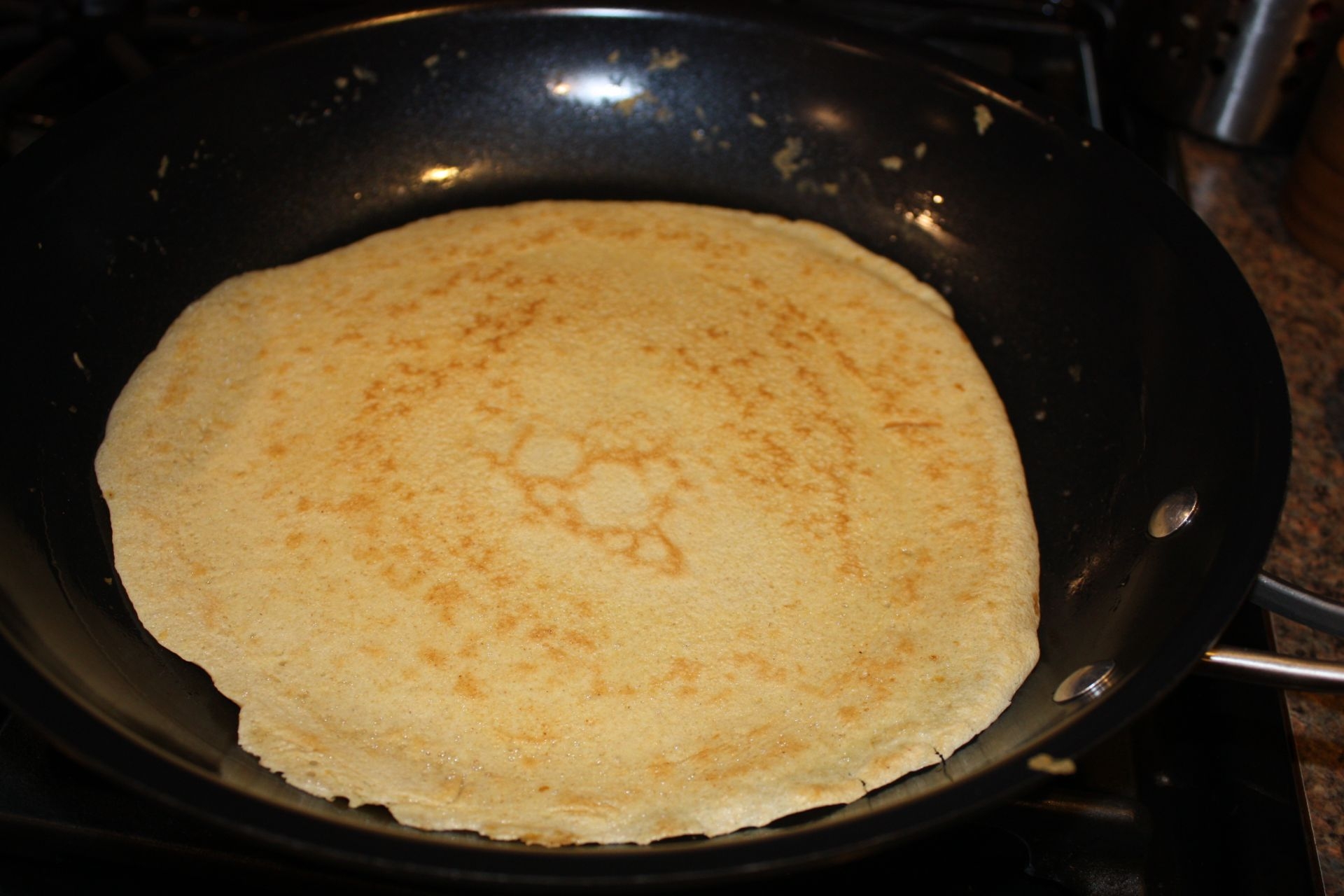 I cooked the 2nd crepe a bit longer, it's your choice!