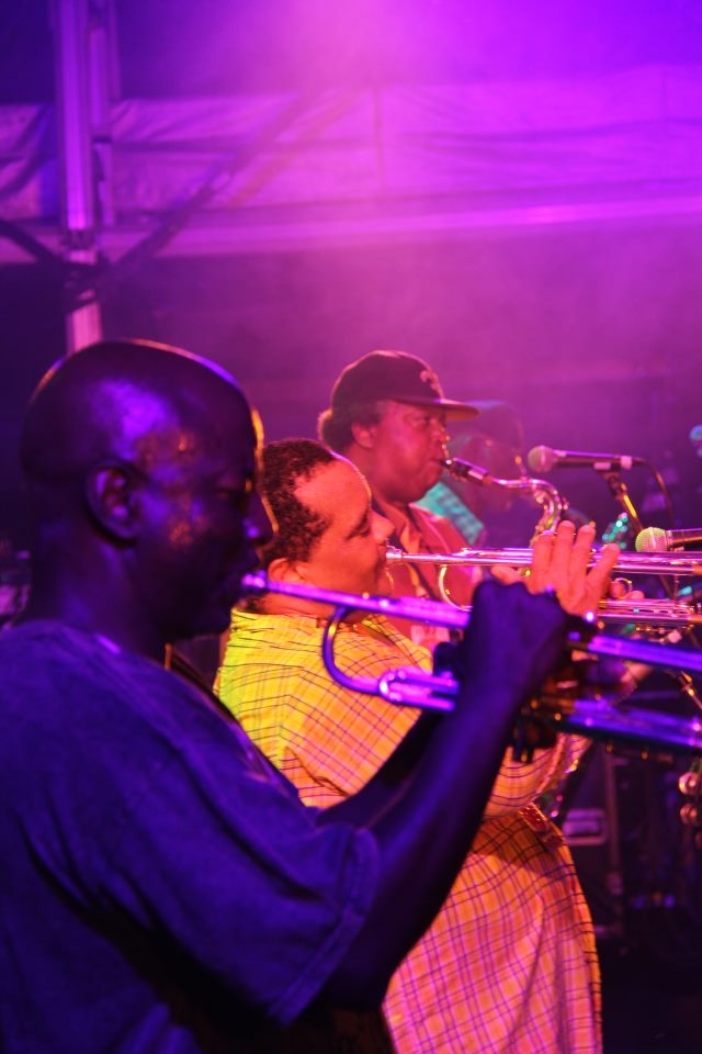 http://www.dirtydozenbrass.com/pics/live-photos/attachment/375635_507299409295710_1958318956_n/#main