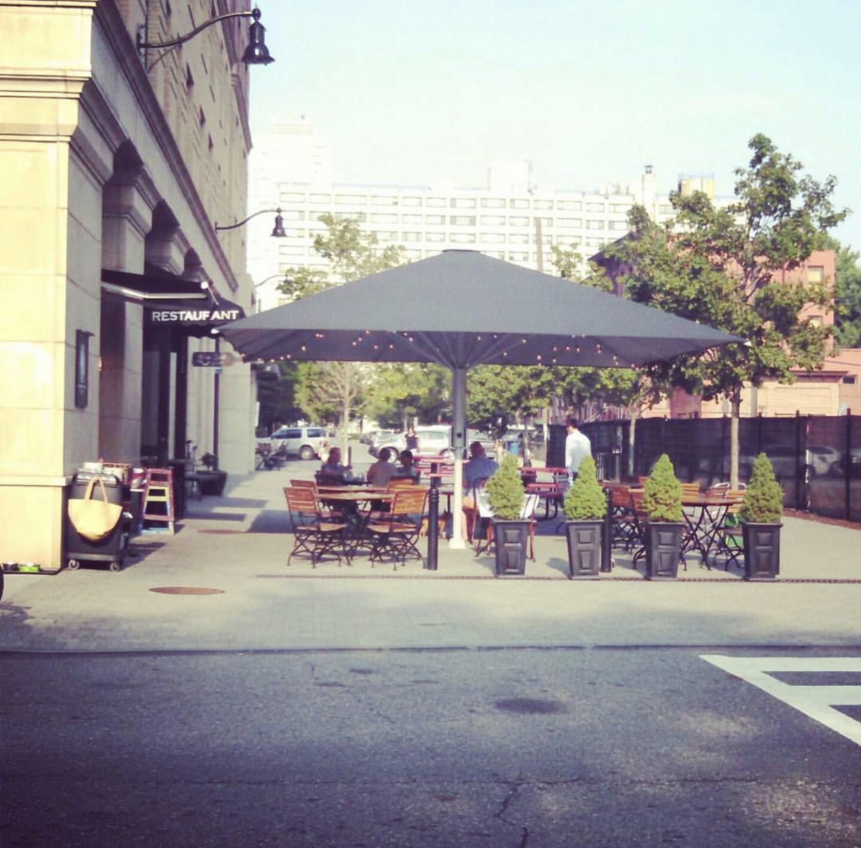 Your Guide to Outdoor Dining in Jersey City CHICPEAJC