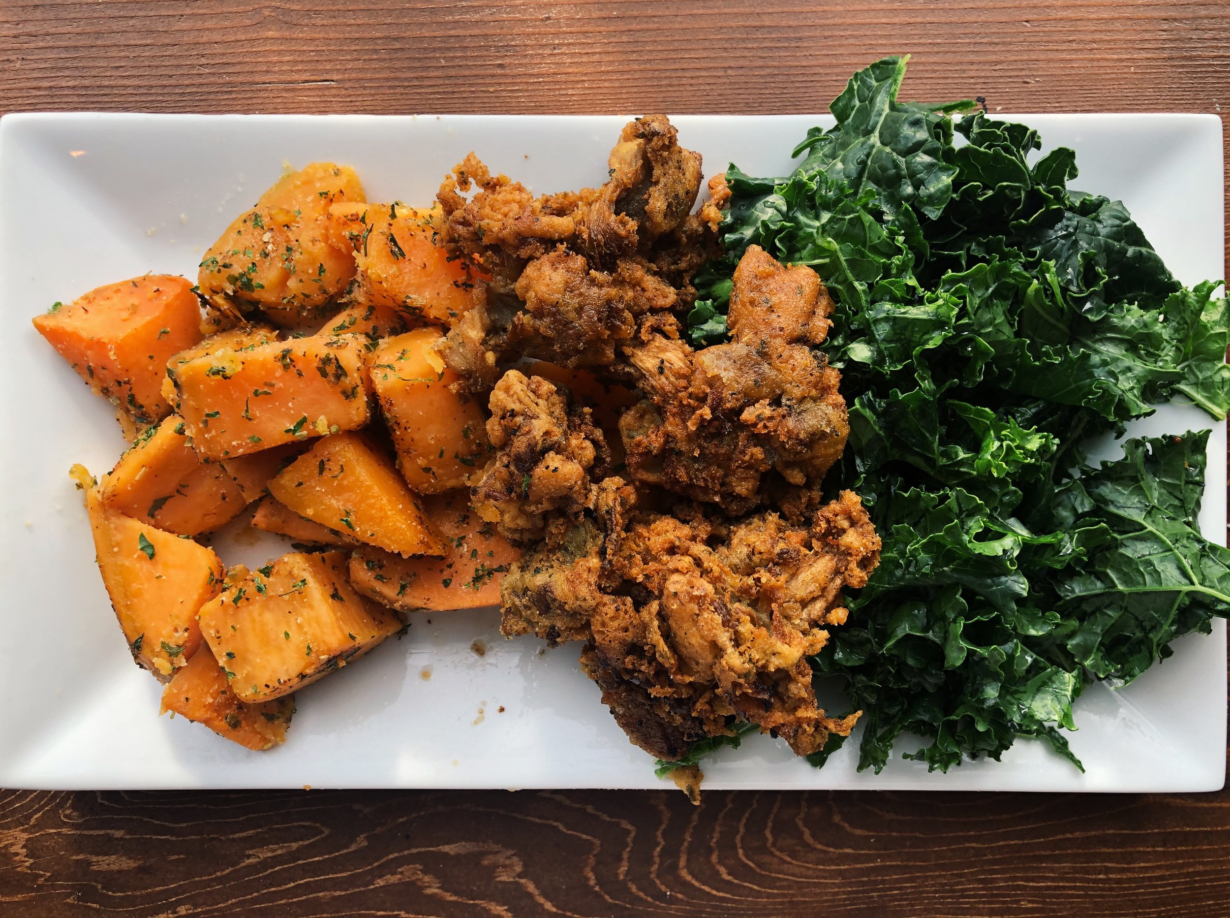 5-vegan-spots-to-visit-in-new-york-for-national-soul-food-month-lynn